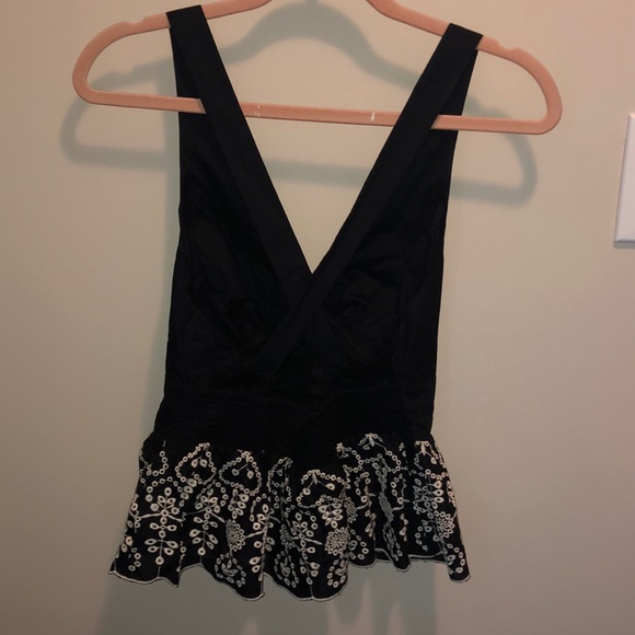 Black tank top - Picture 2 of 2